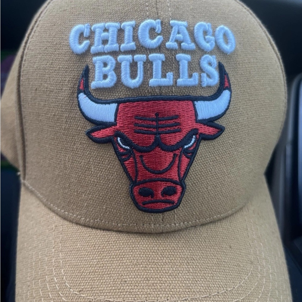 Chicago Bulls Tan Cap with Red Logo